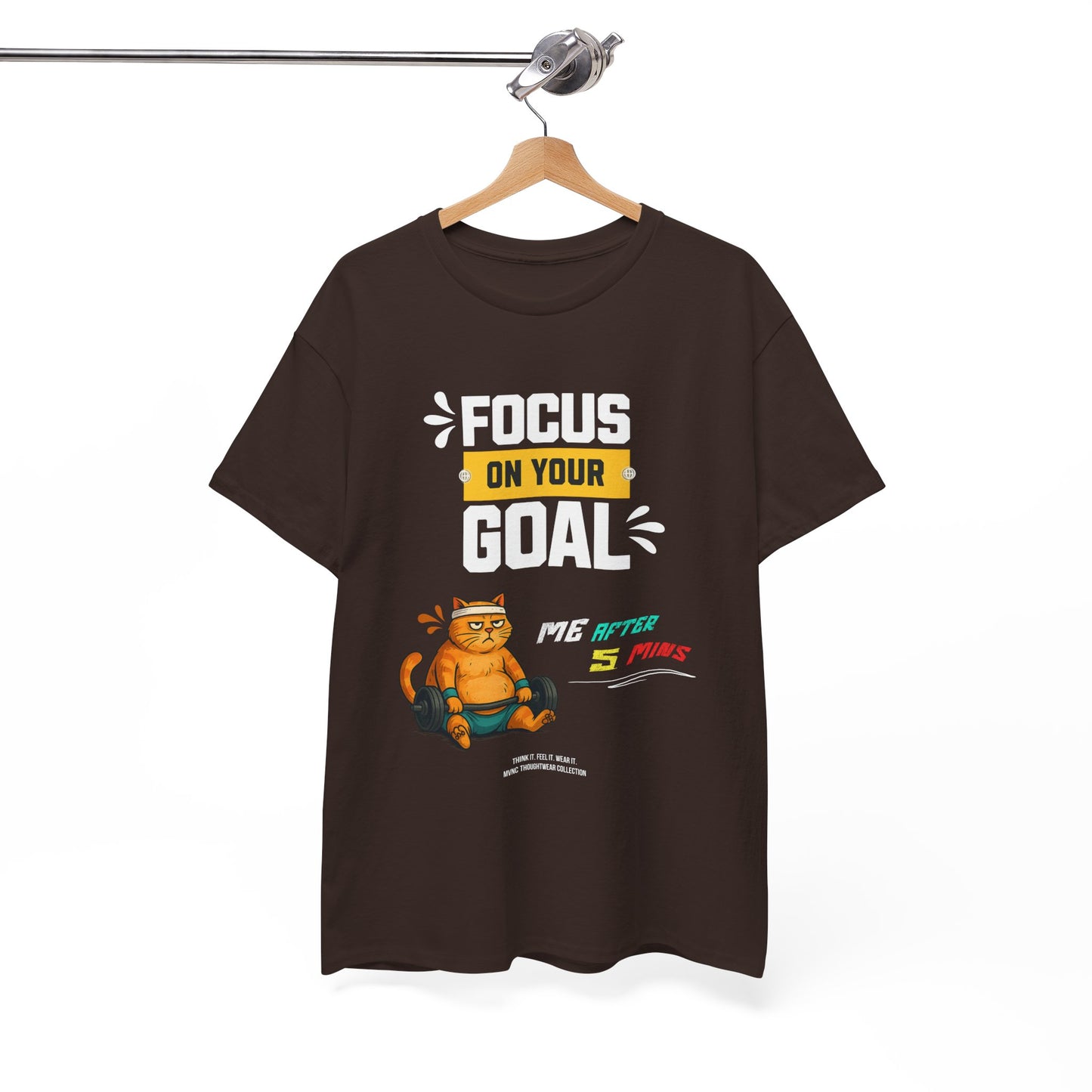 Focus on Your Goal – Motivational T-shirt with a Sporty Cat